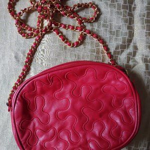 Red is hot. - Cross body bag for any occasion